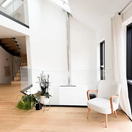 Penthouse *a La Belle Etoile* Wahlbach