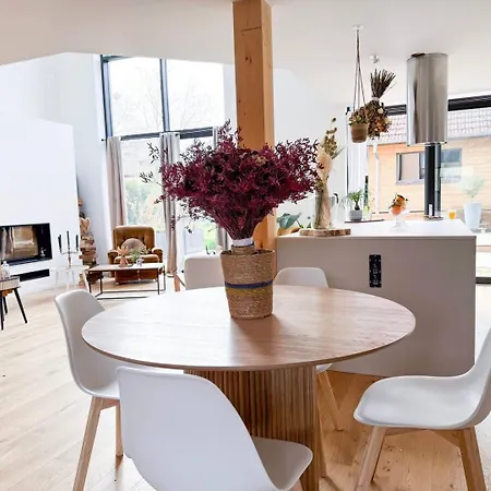 Penthouse *a La Belle Etoile* Wahlbach