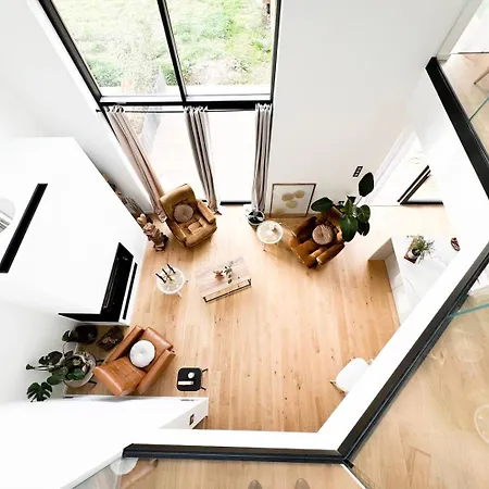 Penthouse *a La Belle Etoile* *